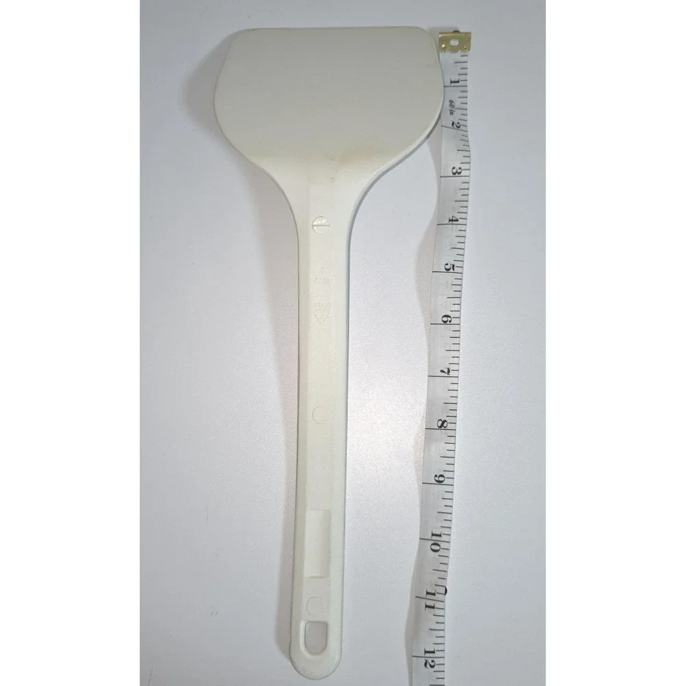 Vintage Rubbermaid Spatula Turner Flipper Hard Plastic Nylon White Wide 1972 USA